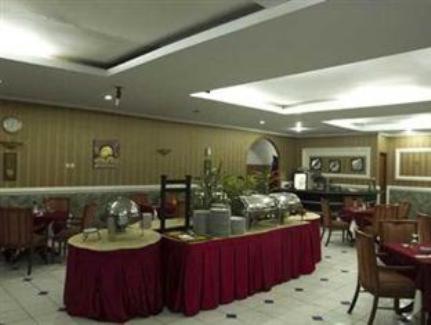 Grand Prioritas Hotel Bogor Buitenkant foto