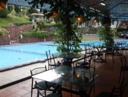 Grand Prioritas Hotel Bogor Buitenkant foto