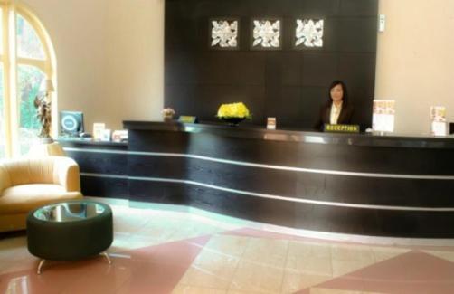 Grand Prioritas Hotel Bogor Buitenkant foto