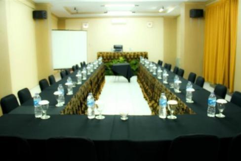 Grand Prioritas Hotel Bogor Buitenkant foto