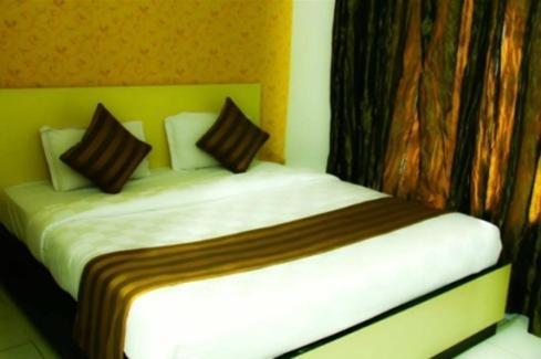 Grand Prioritas Hotel Bogor Buitenkant foto
